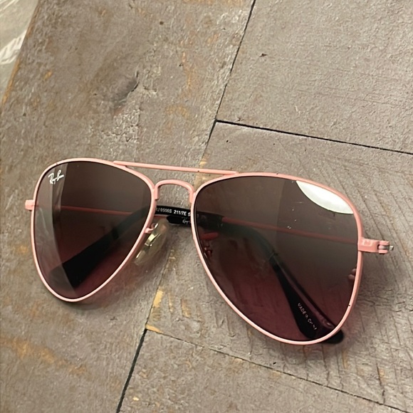 Children’s pink Ray Ban aviators - Picture 1 of 3